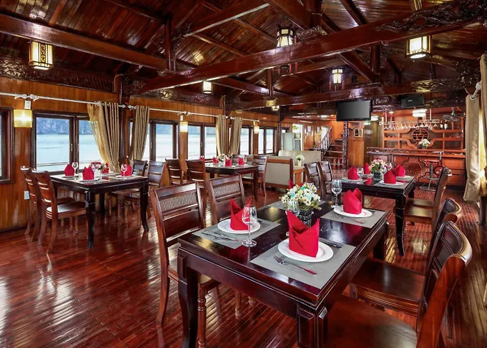 Cozy Bay Classic Cruise 3* Ha Long