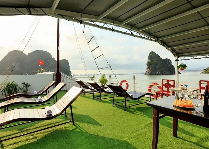 Cozy Bay Classic Cruise 