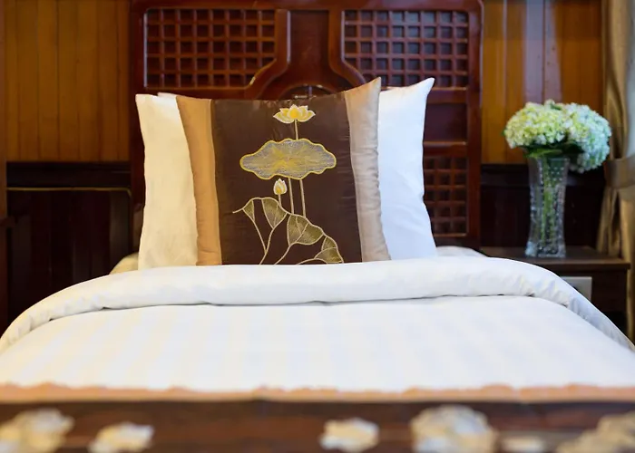 Cozy Bay Classic Cruise  Ha Long