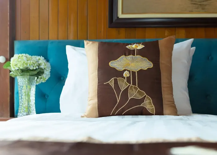 Cozy Bay Classic Cruise 3* Ha Long