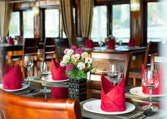 Cozy Bay Classic Cruise