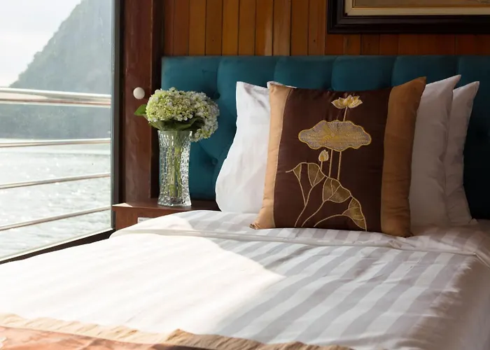  Cozy Bay Classic Cruise