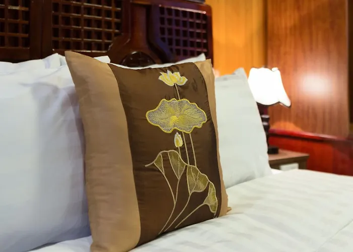 Cozy Bay Classic Cruise Ha Long