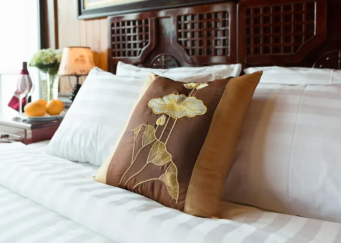 Cozy Bay Classic Cruise 3* Ha Long
